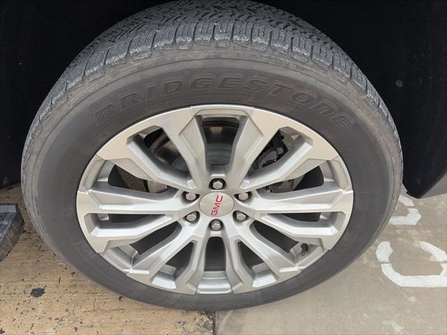 Used 2022 GMC Yukon XL Denali w/ Denali Premium Package image 8