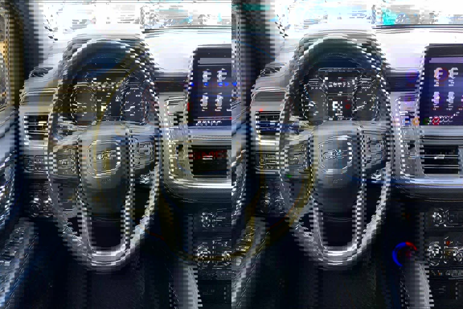 Used 2021 GMC Yukon AT4 w/ AT4 Premium Package image 5