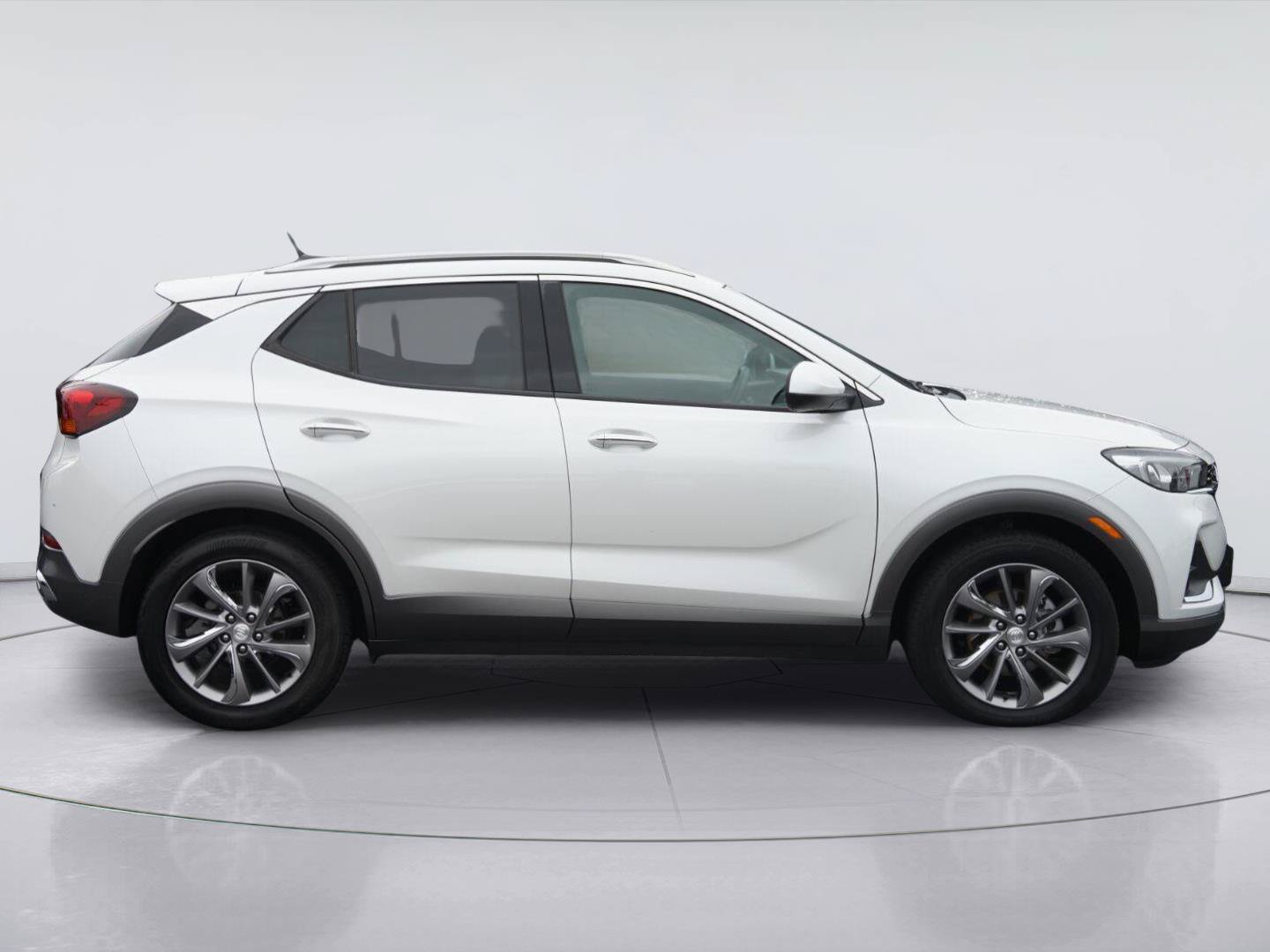 Used 2021 Buick Encore GX Essence w/ Experience Buick Package FWD image 5