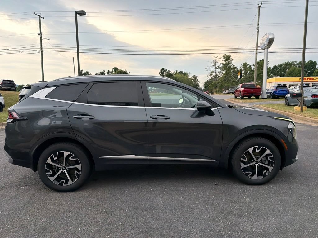 Used 2023 Kia Sportage EX AWD/4WD image 6