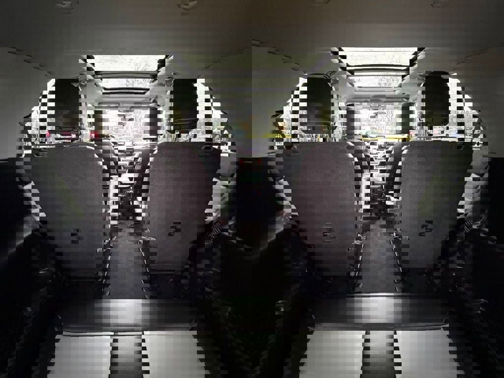 Certified 2022 Ford Explorer XLT w/ Equipment Group 202A image 29