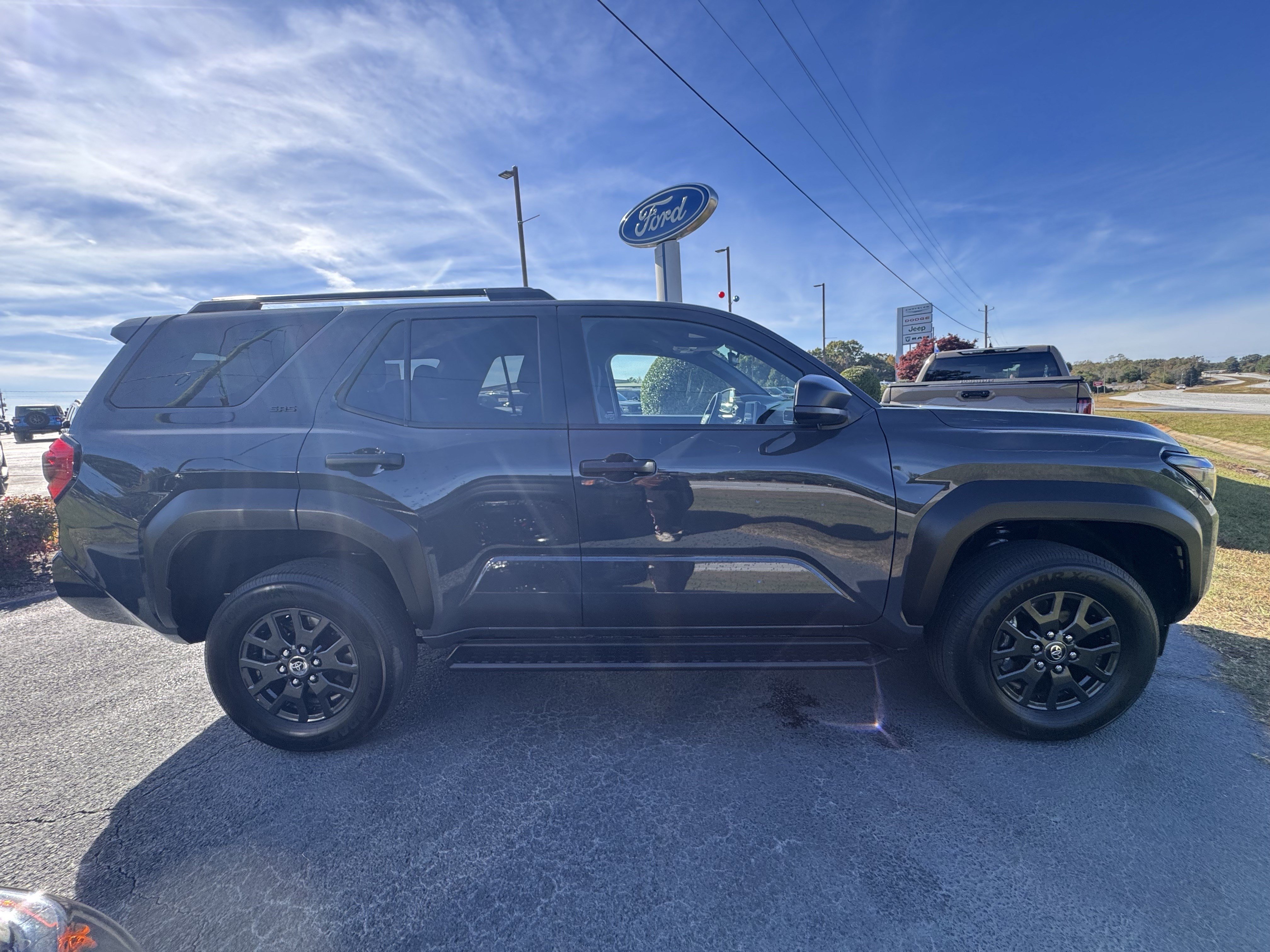 Used 2025 Toyota 4Runner SR5 AWD/4WD image 1