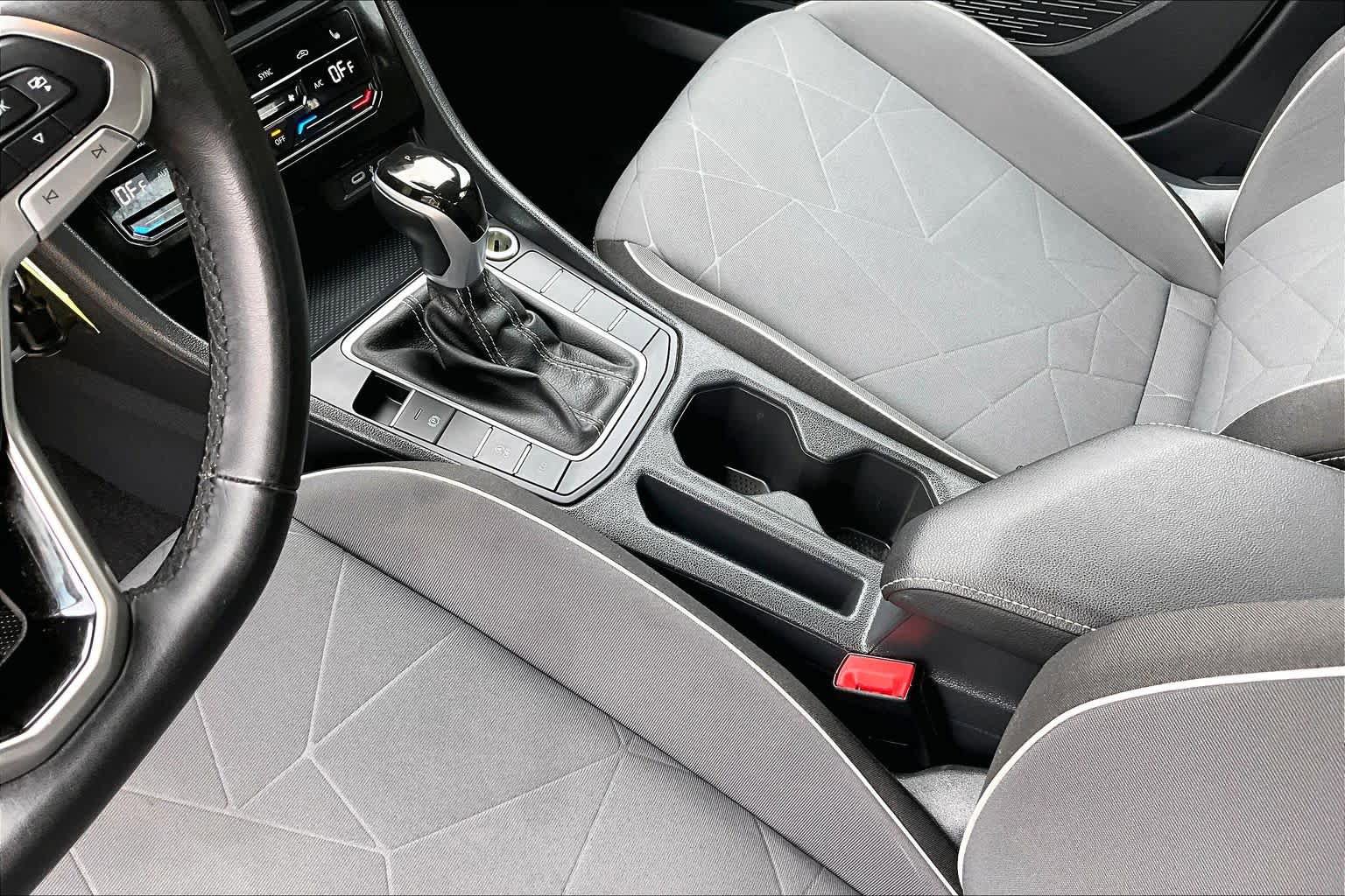Used 2025 Volkswagen Jetta Sport FWD image 17
