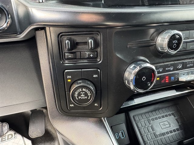 Certified 2022 Ford F150 Platinum w/ Equipment Group 701A High image 13