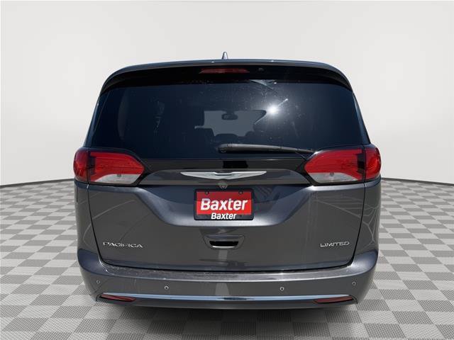 Used 2018 Chrysler Pacifica Limited FWD image 8