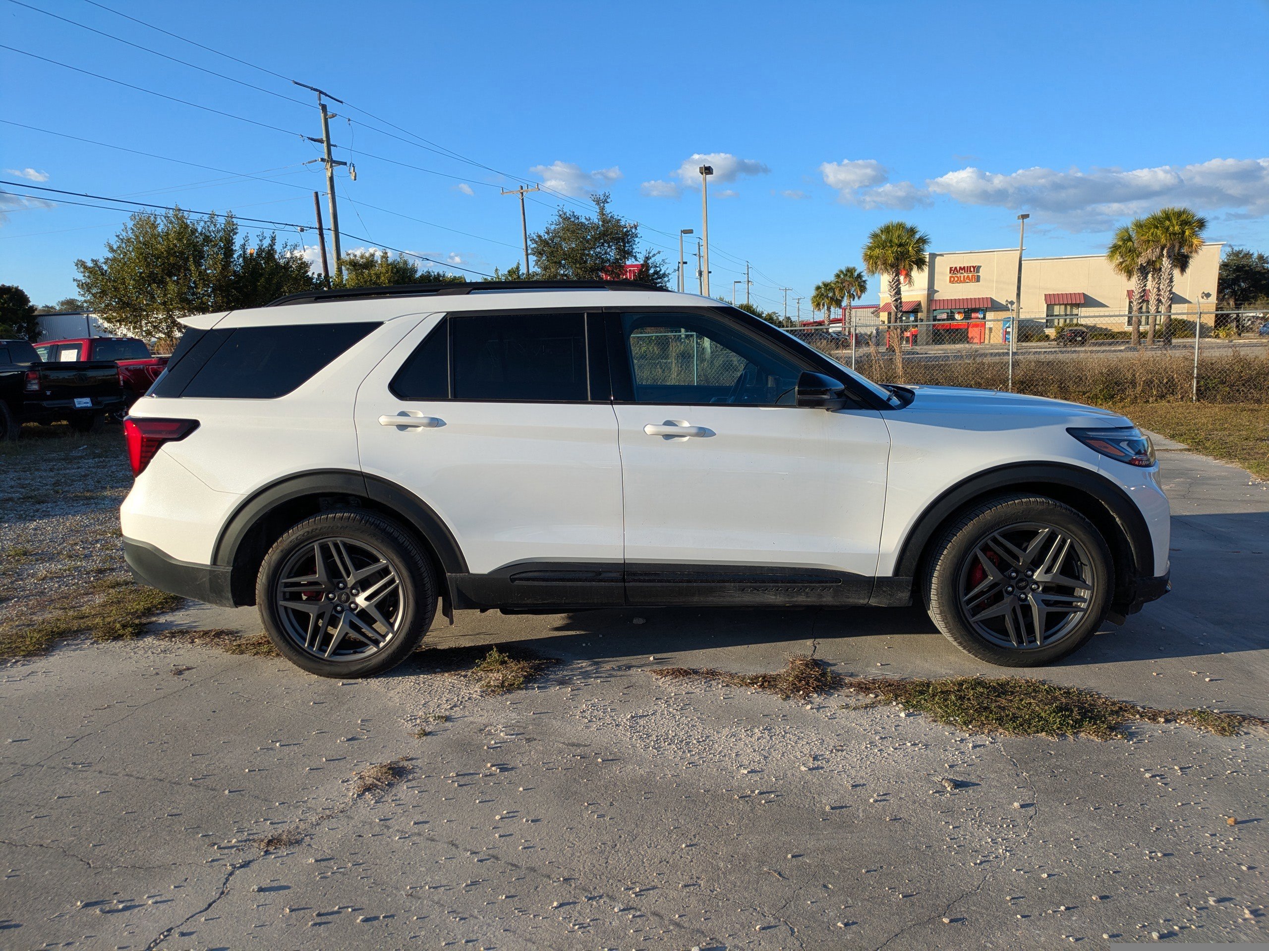 Certified 2025 Ford Explorer ST image 3