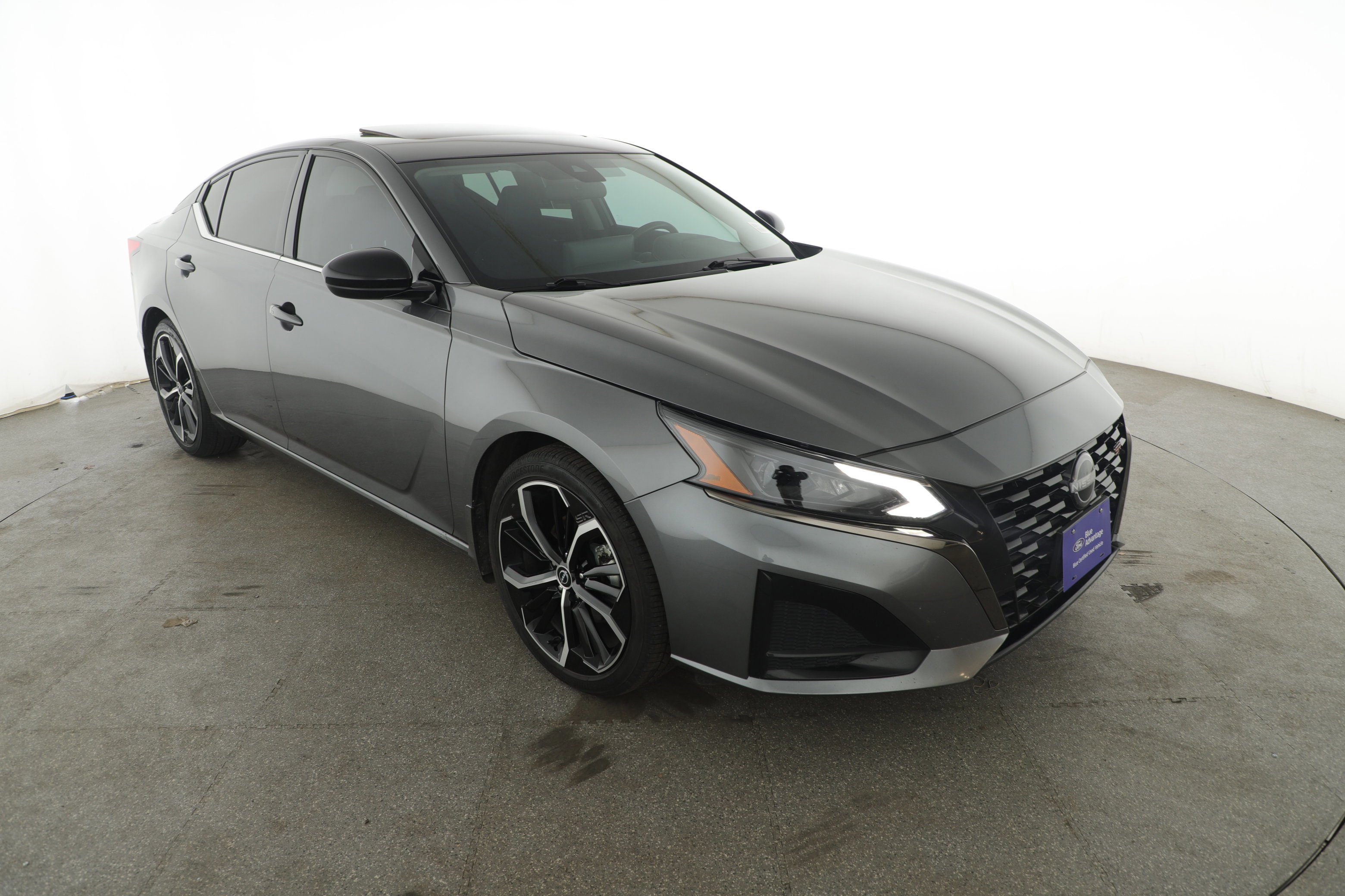 Used 2024 Nissan Altima 2.5 SR w/ SR Premium Package image 2