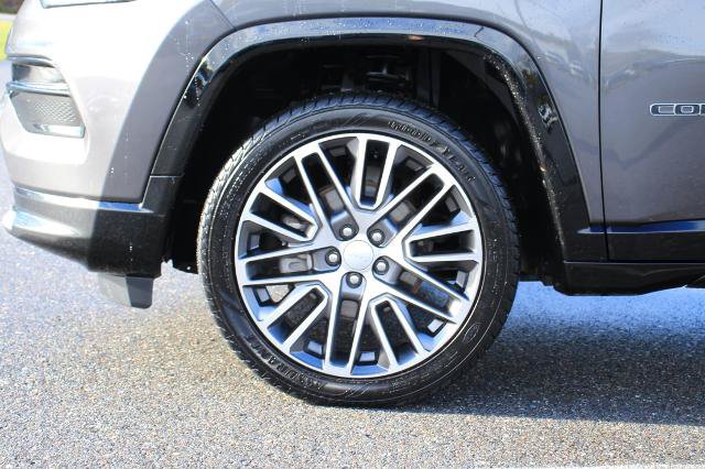 Used 2022 Jeep Compass Limited w/ Elite Group AWD/4WD image 9