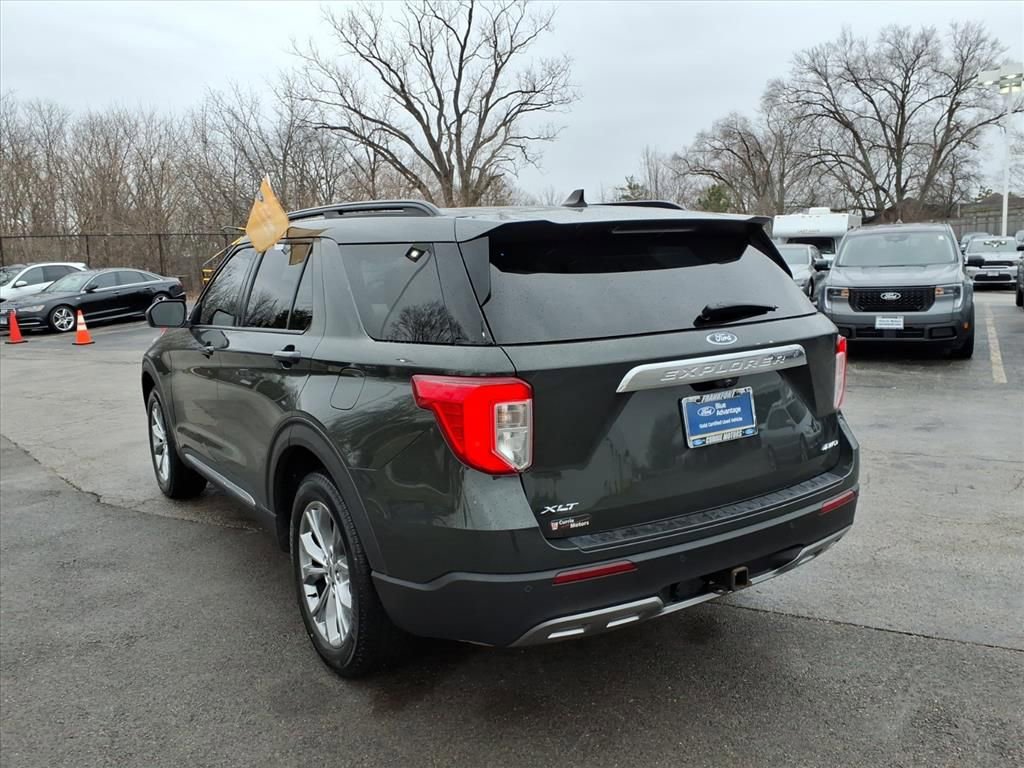 Certified 2022 Ford Explorer XLT w/ Equipment Group 202A image 3