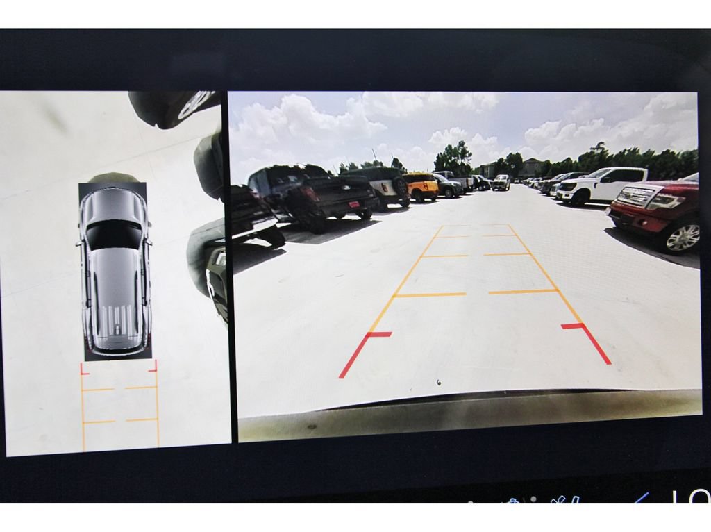 Used 2025 Chevrolet Traverse High Country w/ LPO, Floor Liner Package FWD image 28