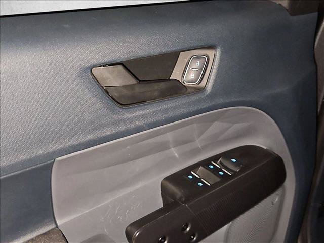 Certified 2025 Ford Maverick XL FWD image 21