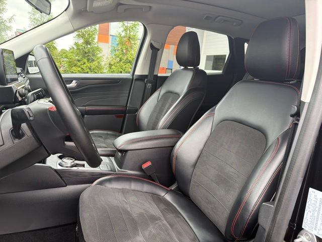 Certified 2022 Ford Escape SEL w/ SEL Stealth AWD Package image 11