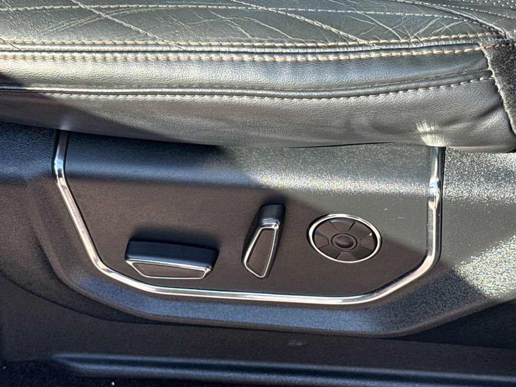 Certified 2019 Ford Expedition Platinum image 27