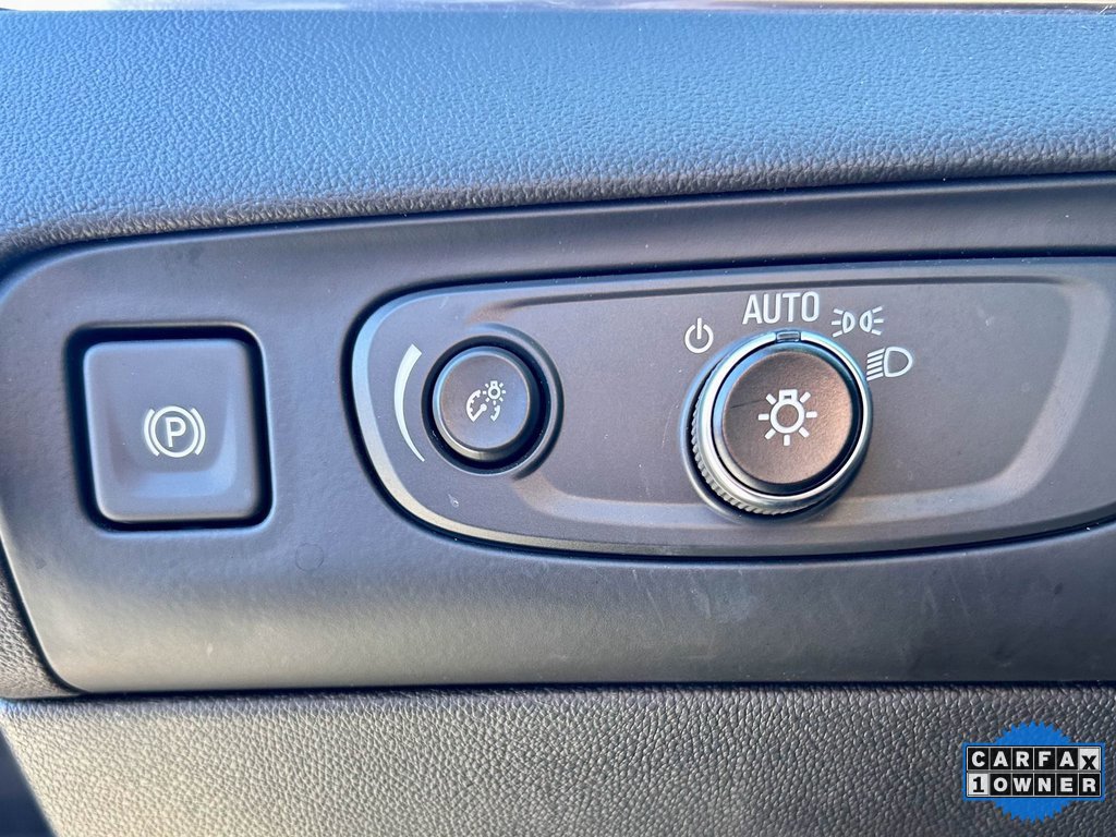 Used 2021 Buick Enclave Essence w/ Sport Touring Edition image 10