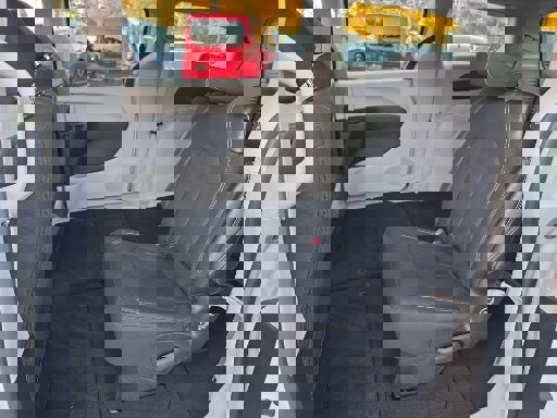 Used 2023 Chrysler Voyager LX image 18