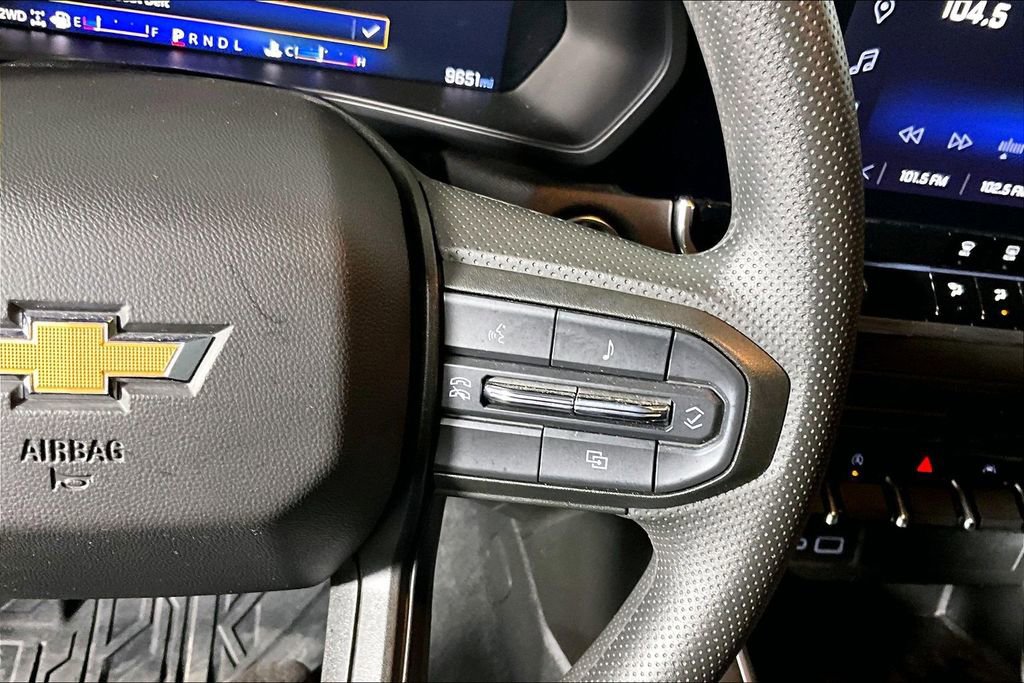Used 2025 Chevrolet Colorado W/T image 15