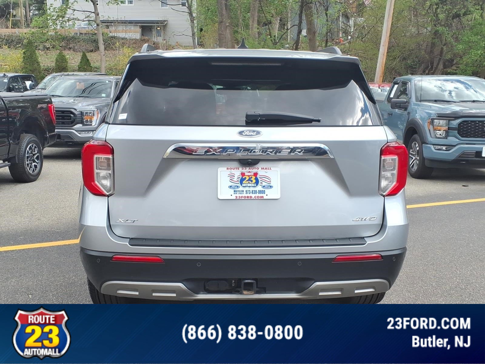 Certified 2023 Ford Explorer XLT w/ Equipment Group 202A AWD/4WD image 4