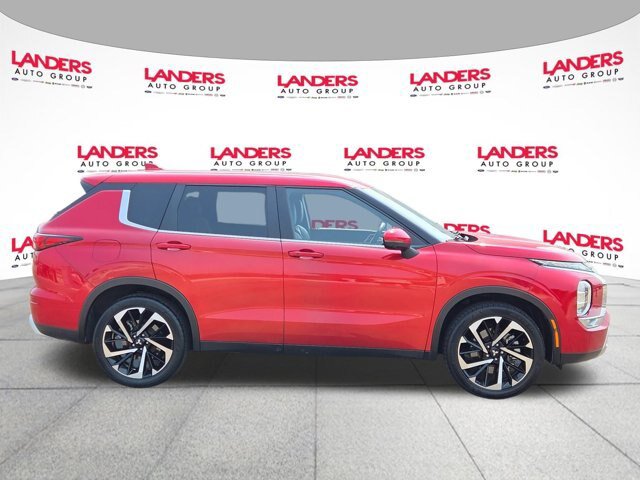 Used 2024 Mitsubishi Outlander SE AWD/4WD image 2