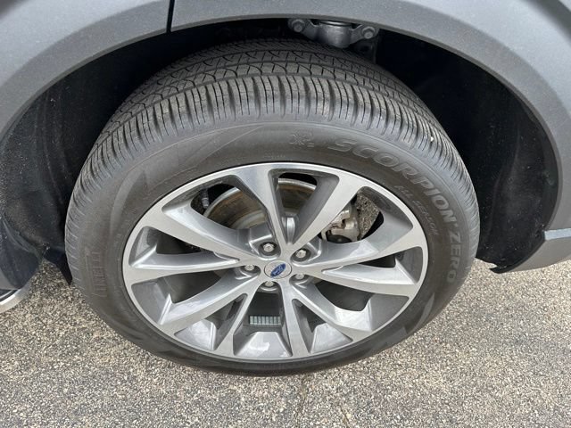 Certified 2025 Ford Explorer Platinum w/ Ultimate Package AWD/4WD image 7