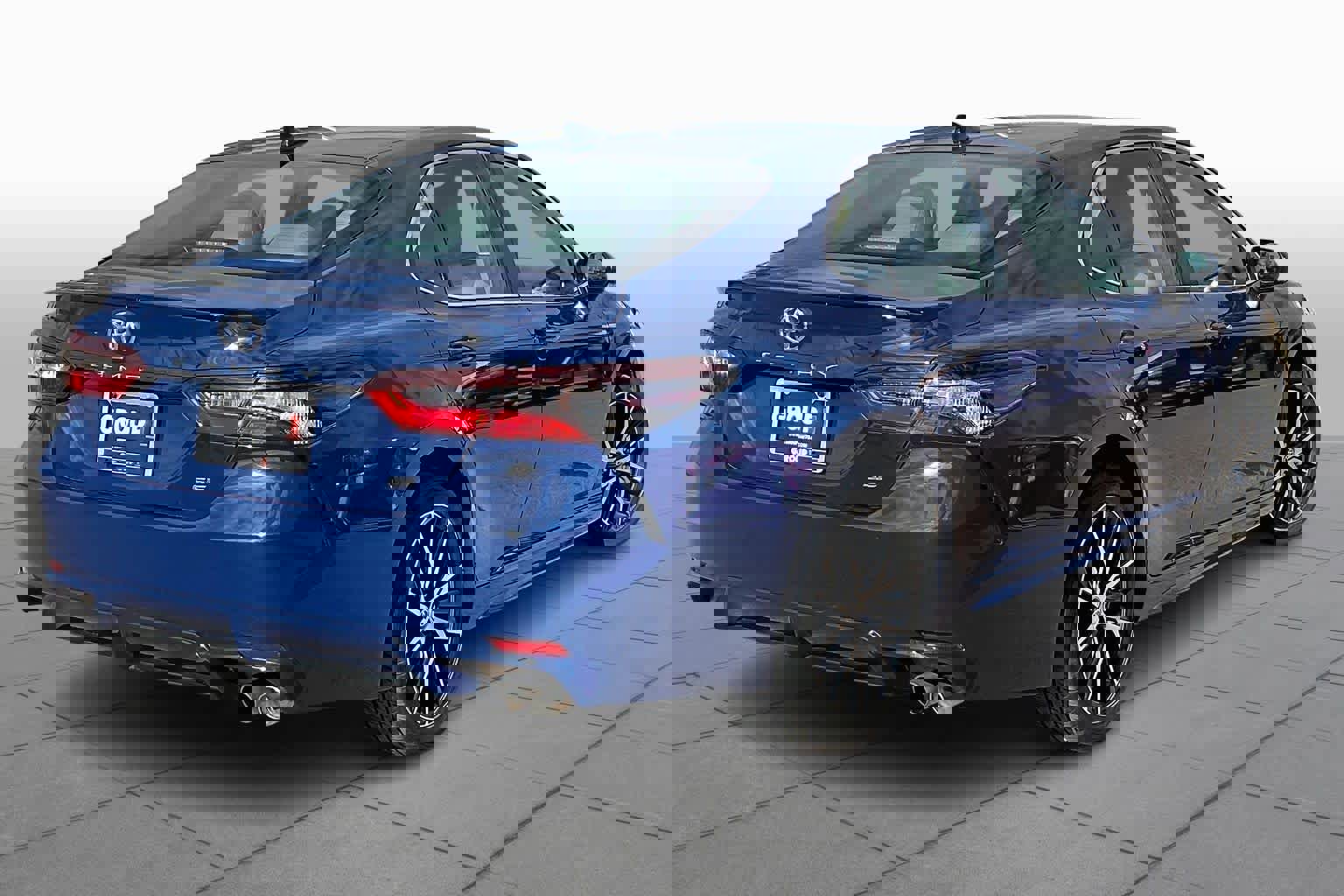 Used 2024 Toyota Camry SE image 12