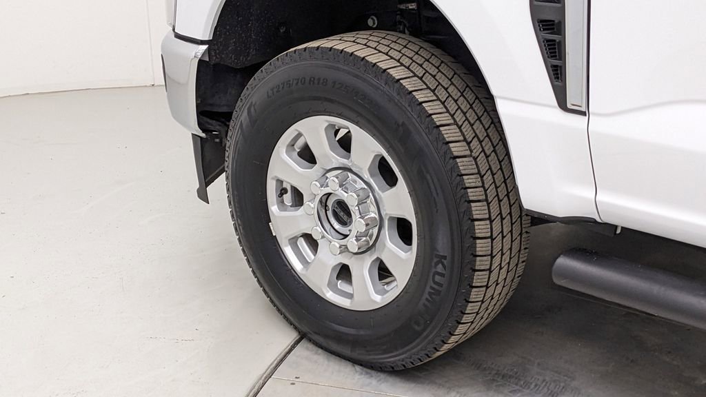 Certified 2023 Ford F250 XL w/ XL Chrome Package image 4