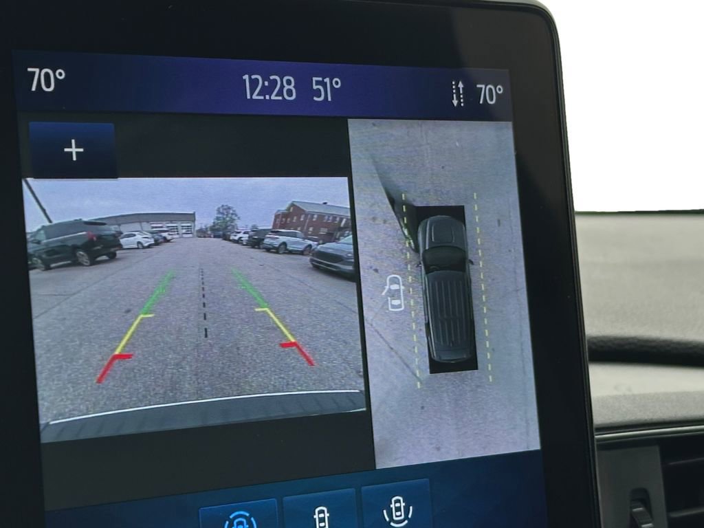 Certified 2022 Ford Explorer Limited w/ Limited Technology Package image 15