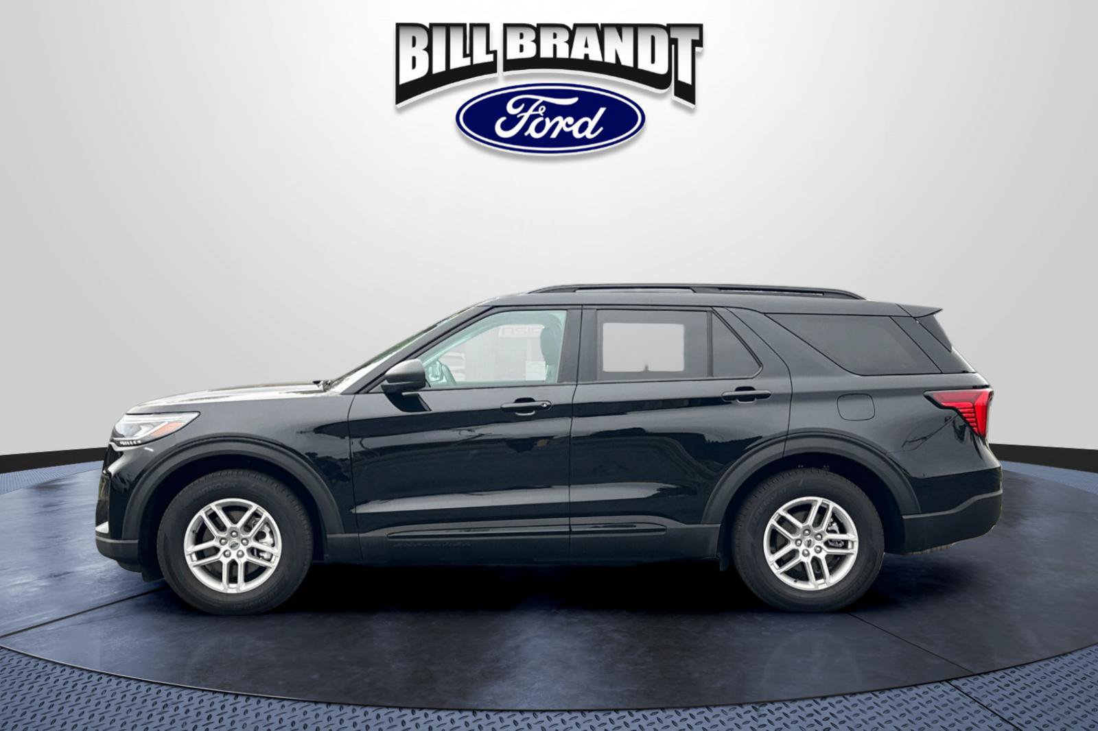 Certified 2026 Ford Explorer Active RWD image 6