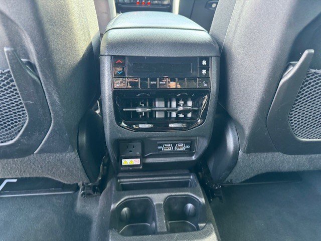 Used 2024 Jeep Grand Cherokee L Limited w/ Luxury Tech Group II image 27