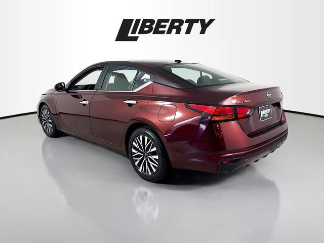 Used 2023 Nissan Altima 2.5 SV image 3