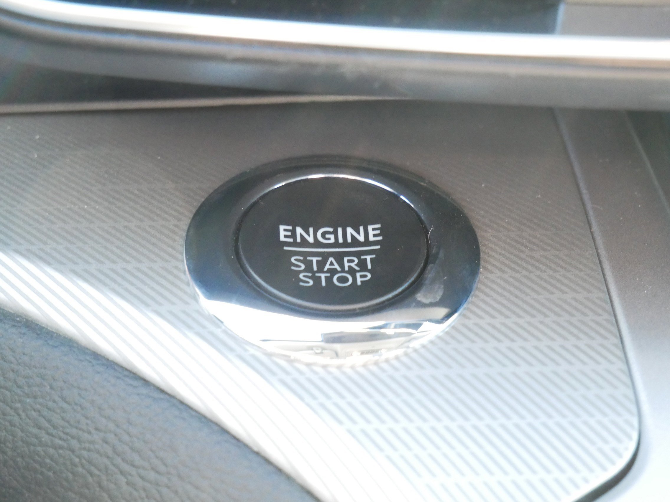 Certified 2022 Ford Explorer XLT w/ Equipment Group 202A image 30