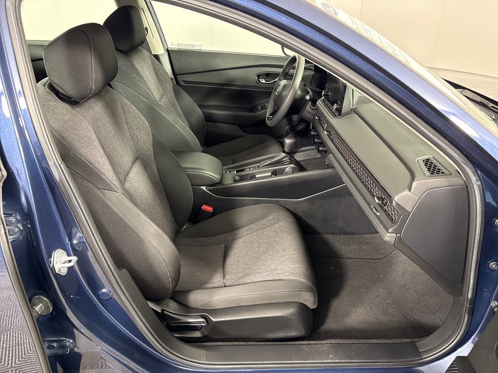 Used 2023 Honda Accord EX image 10
