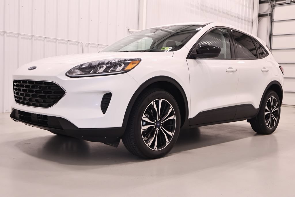 Certified 2022 Ford Escape SE w/ SE Sport Appearance Package AWD/4WD image 6