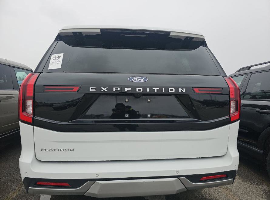 Certified 2025 Ford Expedition Platinum AWD/4WD image 14