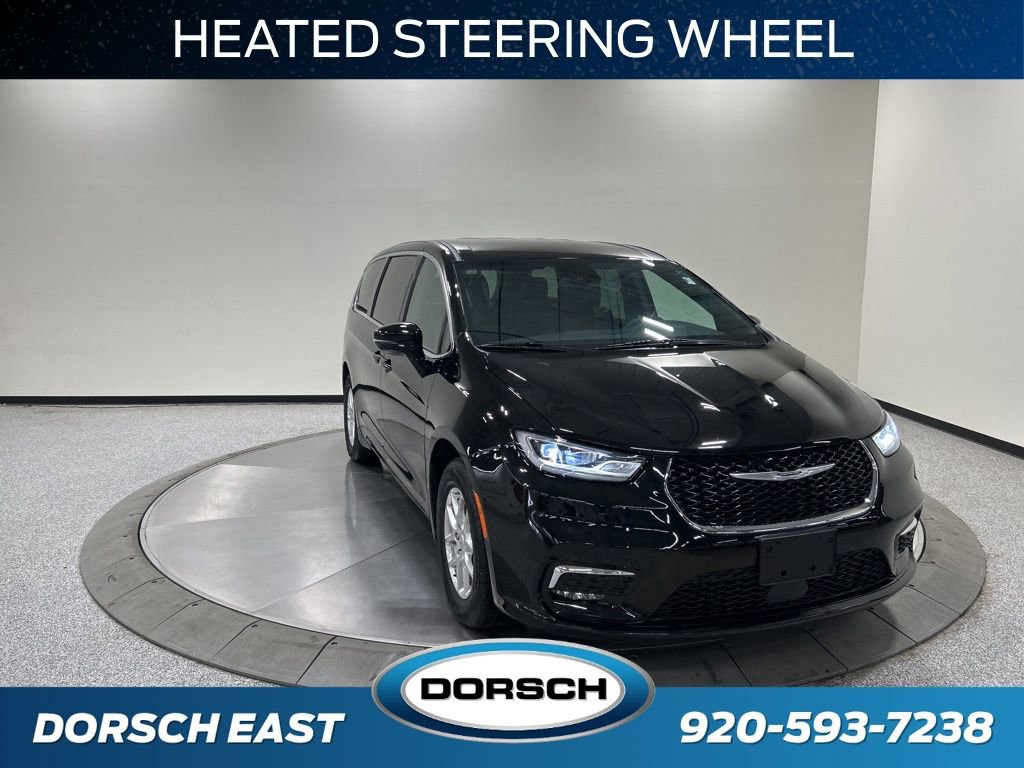 Used 2025 Chrysler Pacifica Select FWD image 4