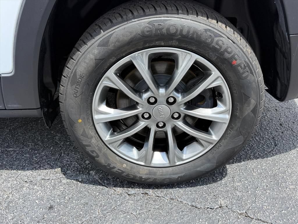 Used 2021 Jeep Cherokee Latitude Lux w/ Comfort/Convenience Group FWD image 14