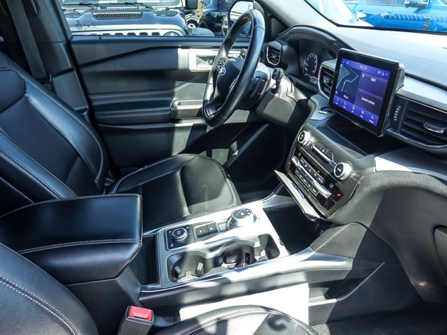 Certified 2020 Ford Explorer XLT w/ Equipment Group 202A AWD/4WD image 30