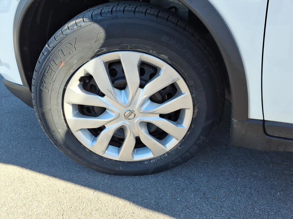 Used 2018 Nissan Rogue S image 9