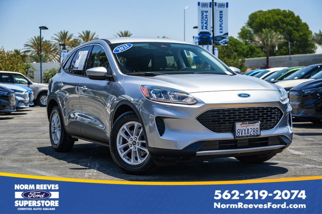 Certified 2021 Ford Escape SE FWD image 1