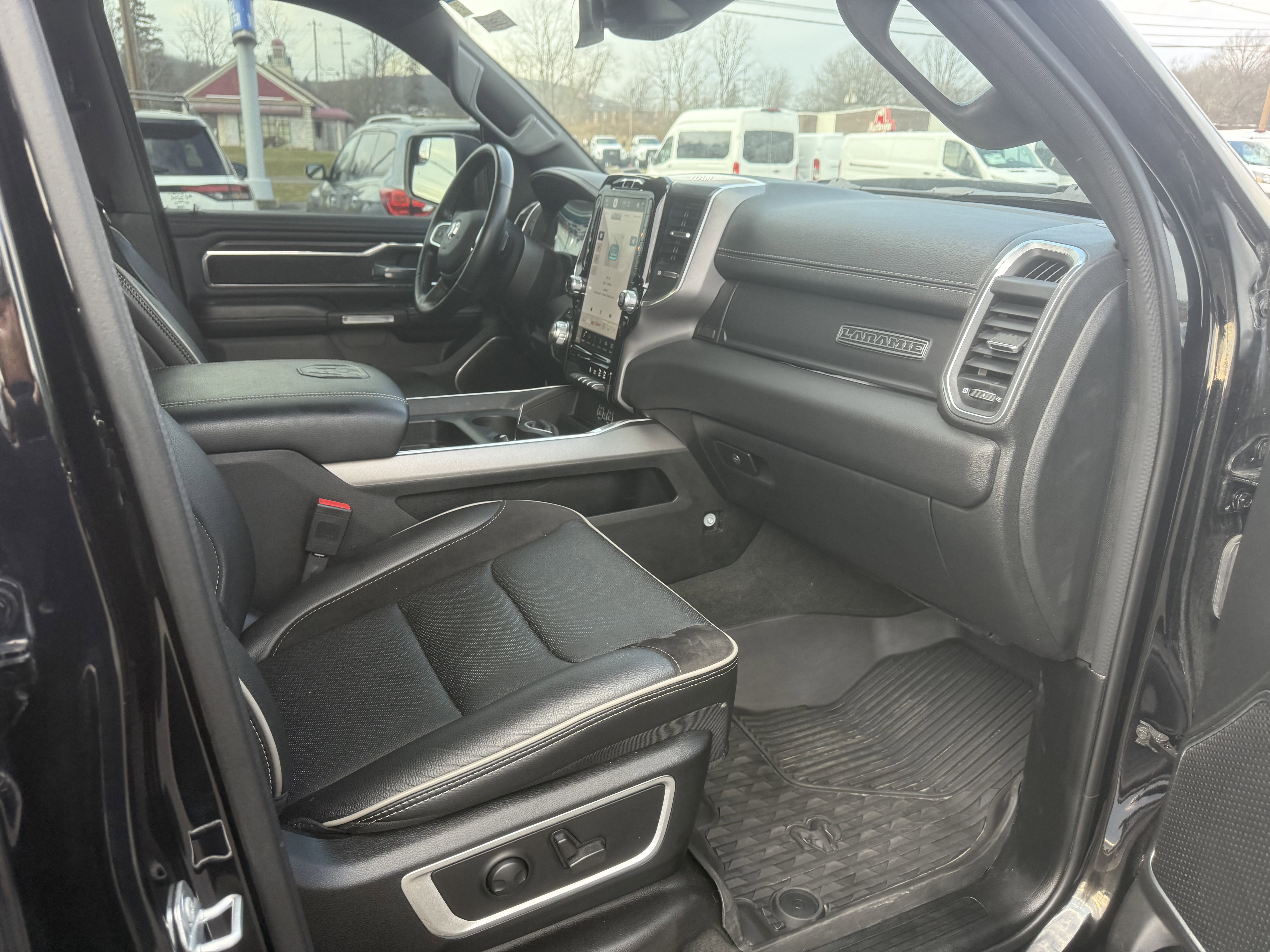 Used 2023 RAM 1500 Laramie image 11