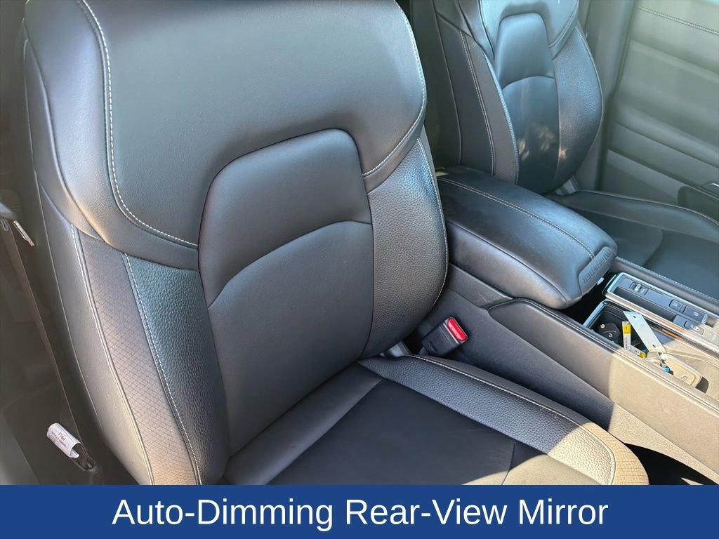 Used 2022 Nissan Pathfinder SL w/ SL Premium Package image 31