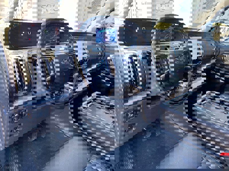 Certified 2025 Ford Expedition Max Platinum image 24