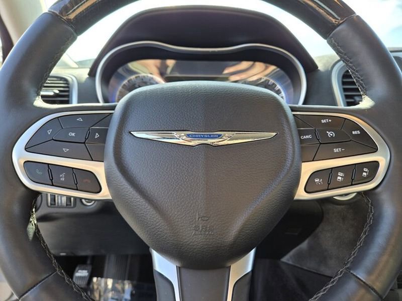 Used 2018 Chrysler 300 Limited w/ Safetytec Plus Group image 28