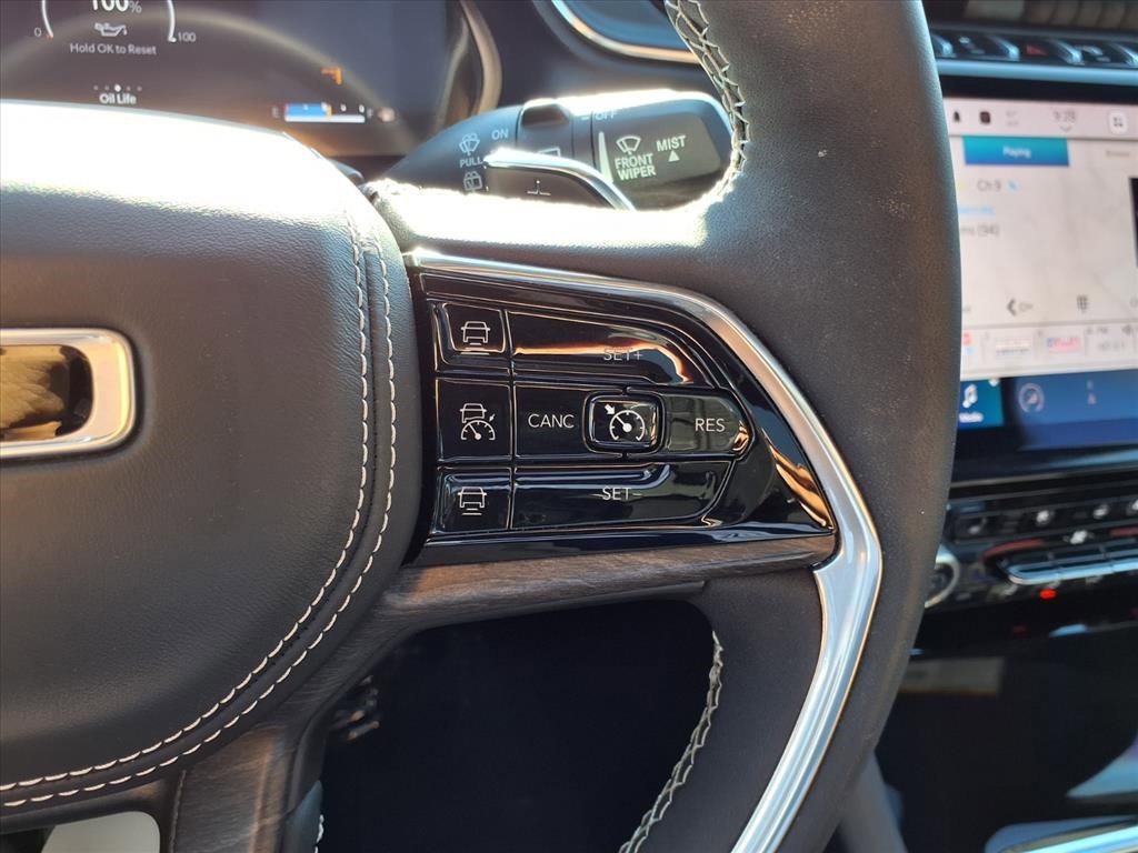 Used 2023 Jeep Grand Cherokee Overland w/ Luxury Tech Group IV image 15