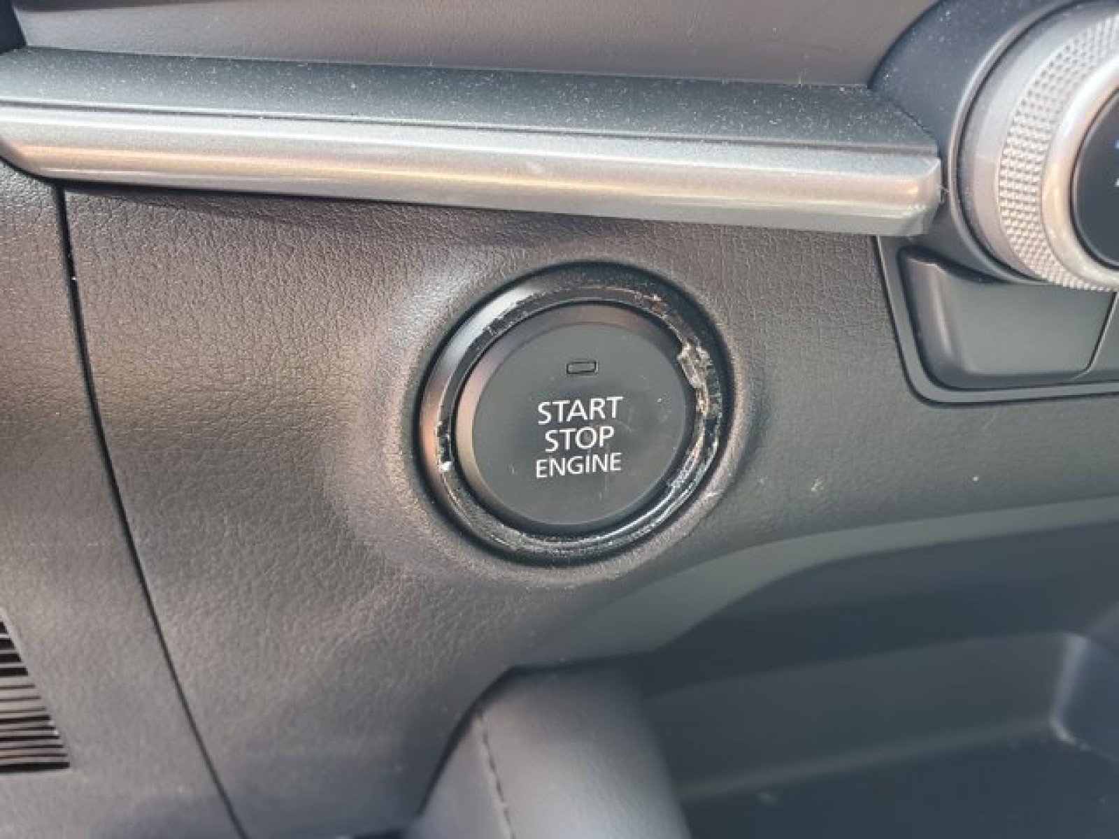 Used 2024 MAZDA MAZDA3 s FWD image 16