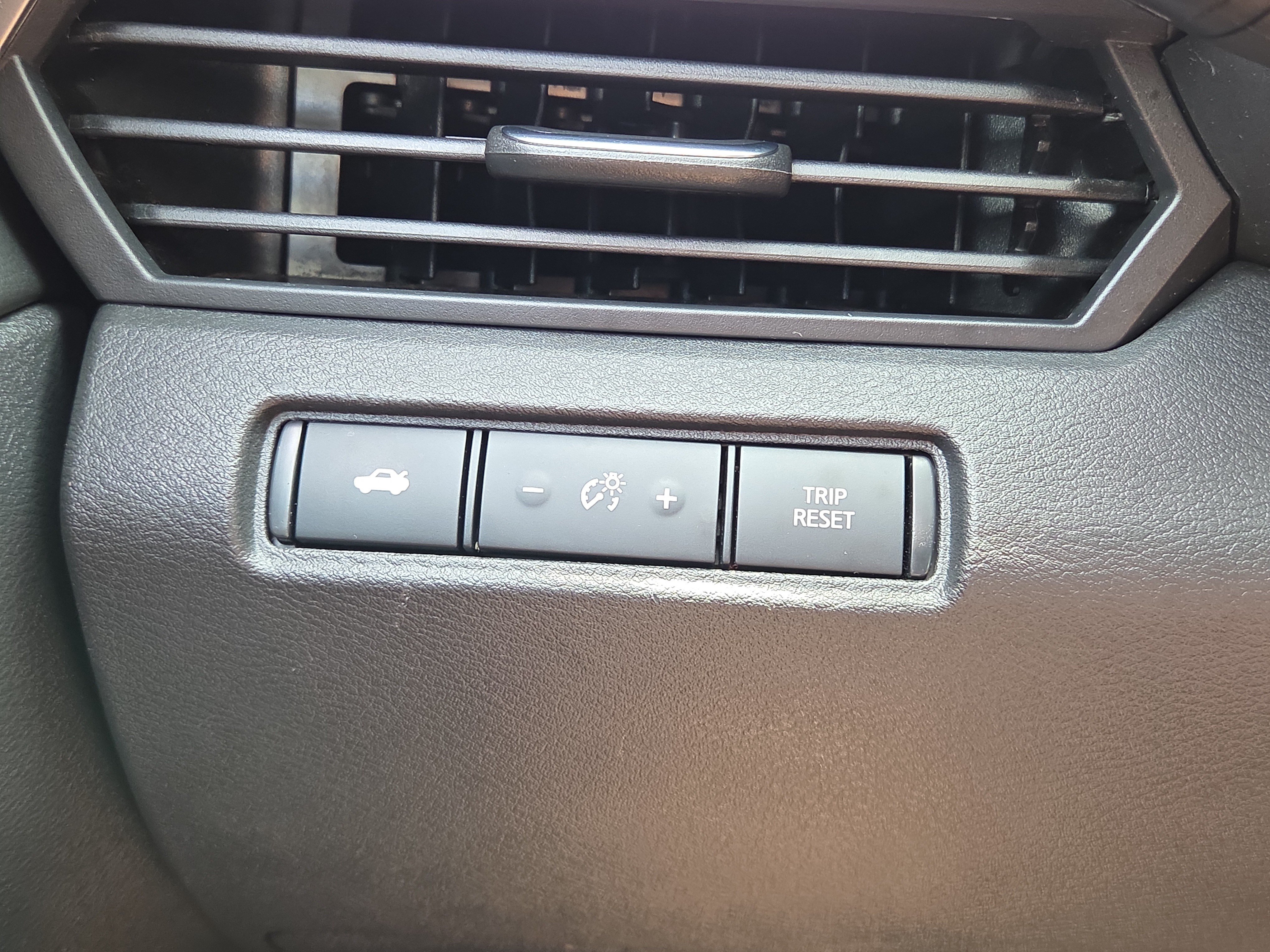 Used 2024 Nissan Altima 2.5 SR FWD image 21
