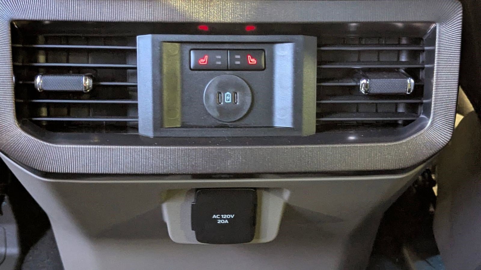 Certified 2025 Ford F350 Platinum w/ Platinum Plus Package image 21