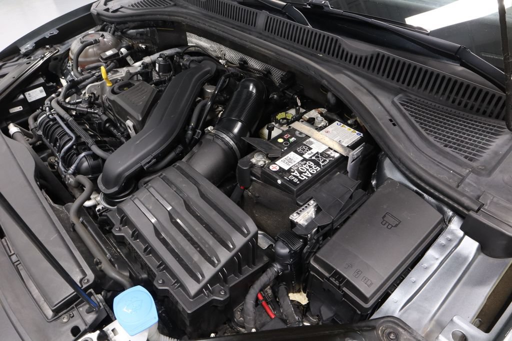 Used 2024 Volkswagen Jetta SE FWD image 12
