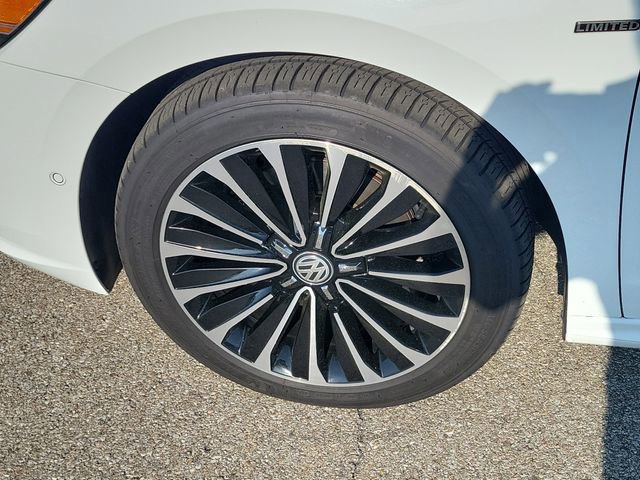 Used 2022 Volkswagen Passat 2.0T FWD image 9