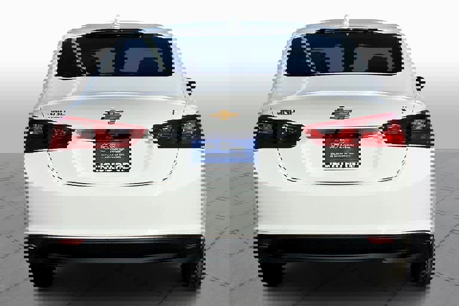 Used 2023 Chevrolet Malibu LT image 2