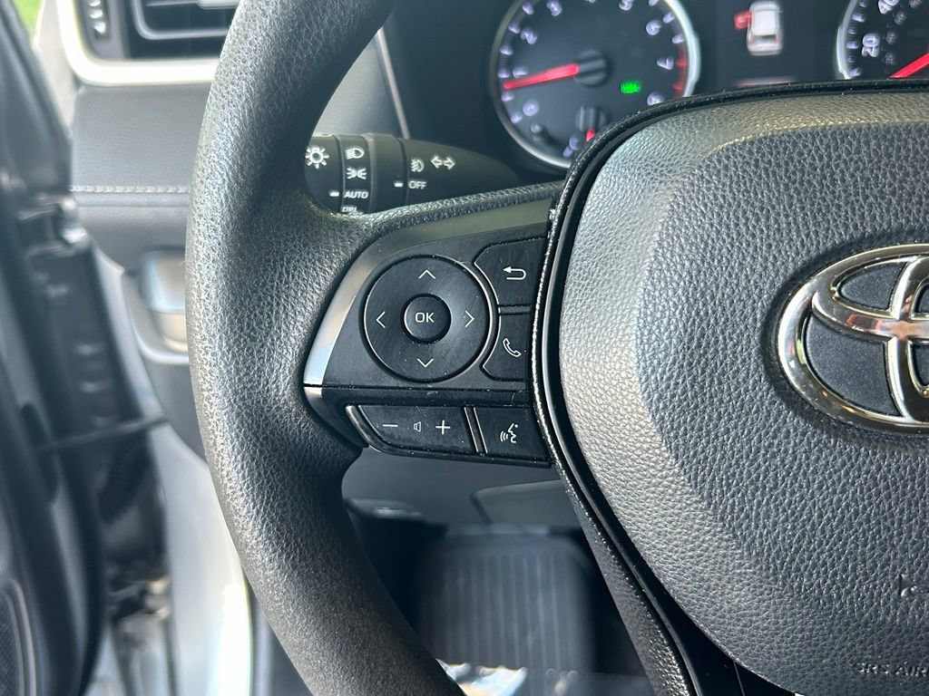 Used 2020 Toyota RAV4 XLE FWD image 38